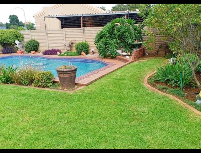3 BEDROOM HOUSE FOR SALE IN BRACKENDOWNS
